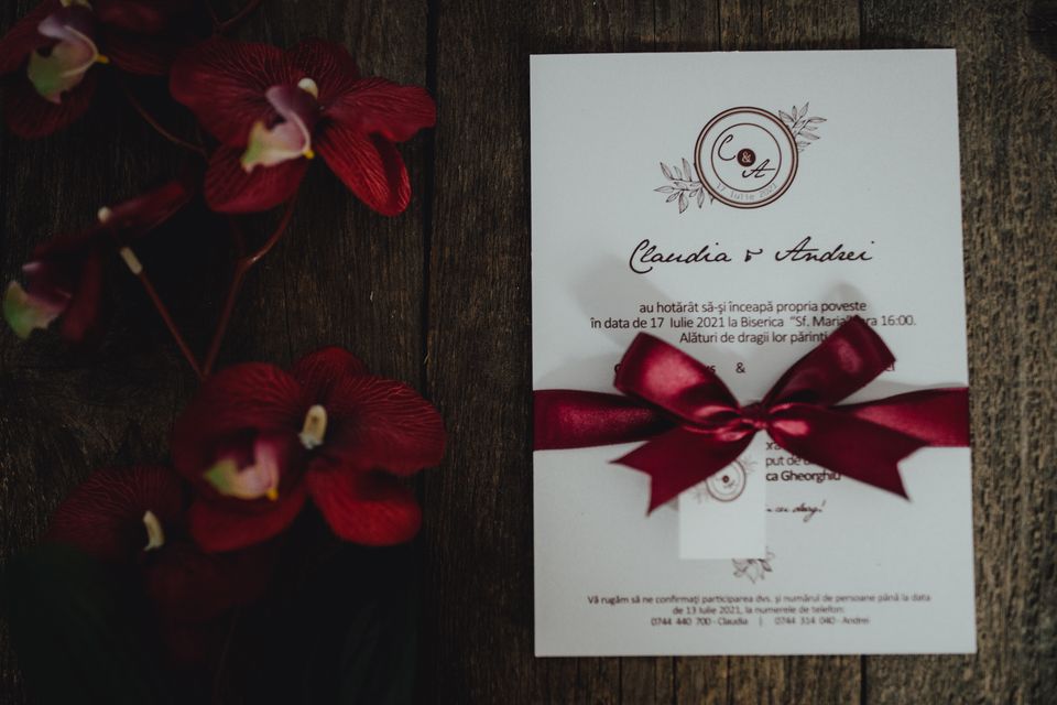 113280416_4140763995964916_1469987172094152171_n Invitatie Elegant Burgundy - imagine 1