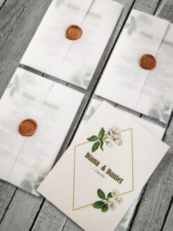 Invitatie invelita in calc si sigiliu - Green & White